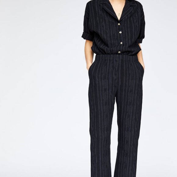 Callahan Etta Top and Bella Pant Set - Black - Picture 9 of 10